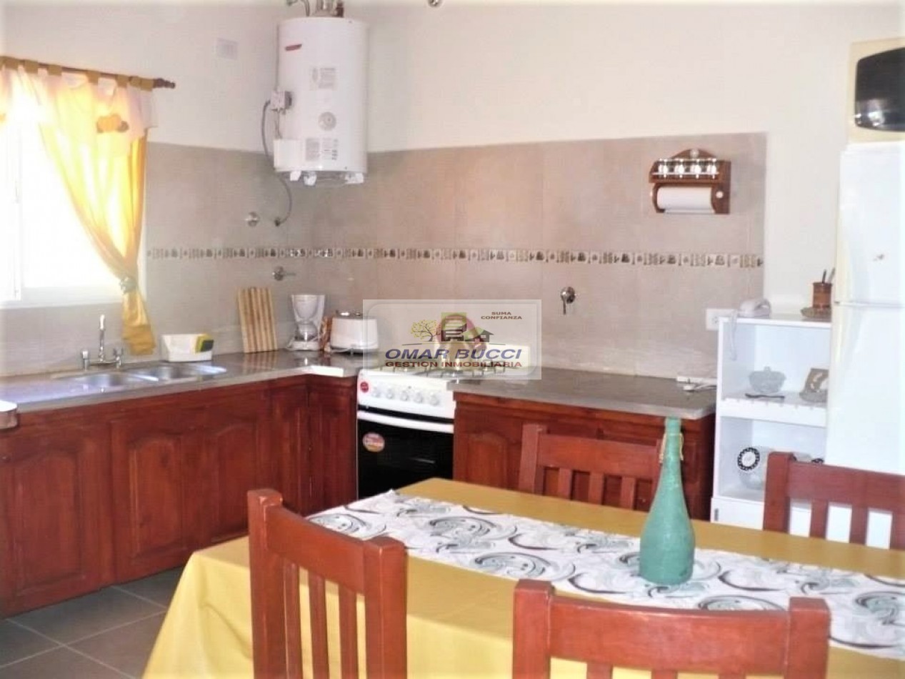 Casa en Venta, zona tranquila y arbolada de balneario Reta