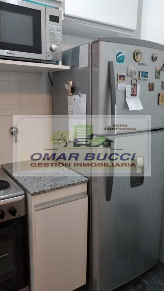 DEPARTAMENTO DE 2 AMBIENTES EN 1° PISO FRENTE A PLAZA SUSPENDIDA!