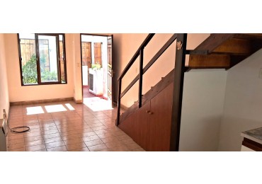 DEPARTAMENTO, DUPLEX, PH DE 2 AMBIENTES CON PATIO EN RAMOS MEJIA ALQUILER