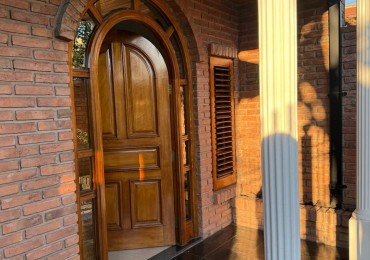 CASA TIPO CHALET EN VILLA LUZURIAGA RETASADA! PERMUTA!