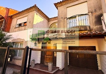 CASA 5 AMBIENTES CON COCHERA EN HAEDO, EXCELENTE ZONA!